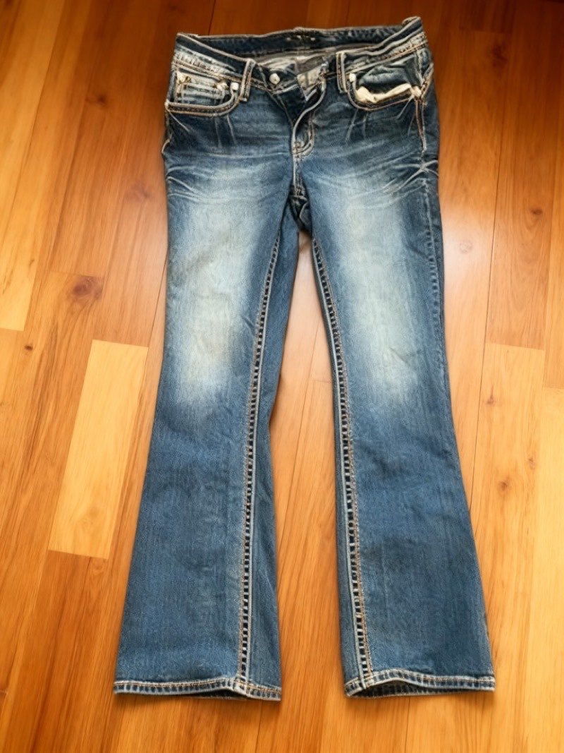 invisible mannequin photography example: jeans before